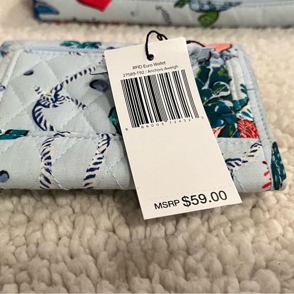 Vera Bradley Accessories - Picture 6 of 16